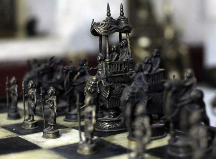 Peças de xadrez fundidas em Bangladesh