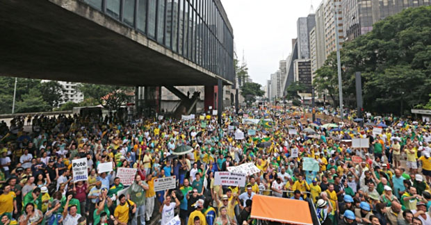 Manifestações no dia 15 de maro em So Paulo